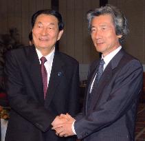 Koizumi meets China's Zhu